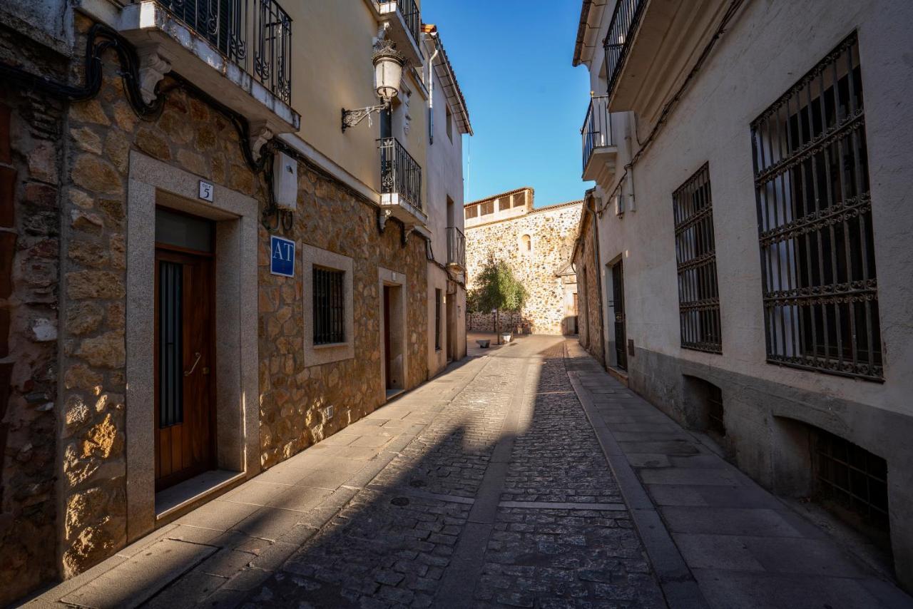 Apartamentos Caceres Historico Centro Luaran gambar
