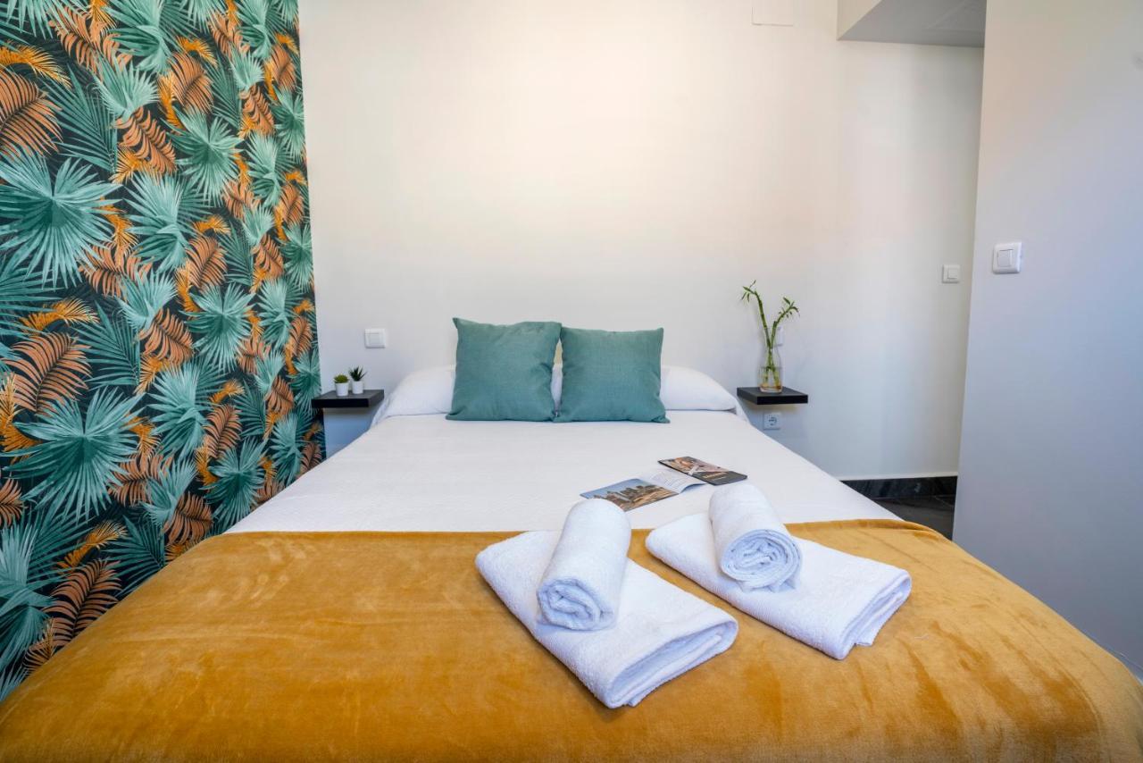Apartamentos Caceres Historico Centro Luaran gambar
