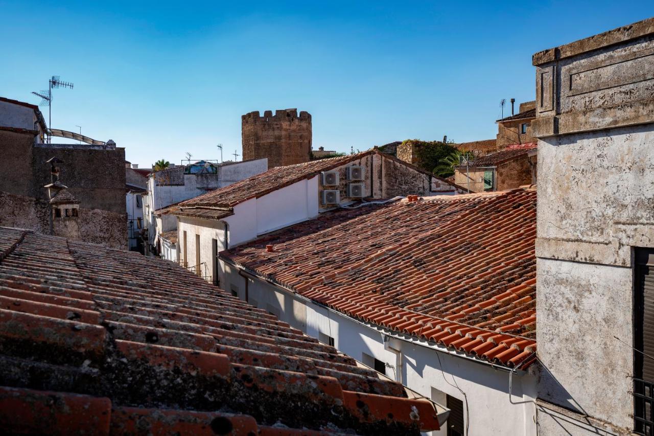 Apartamentos Caceres Historico Centro Luaran gambar