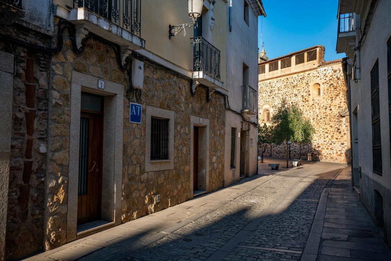 Apartamentos Caceres Historico Centro Luaran gambar